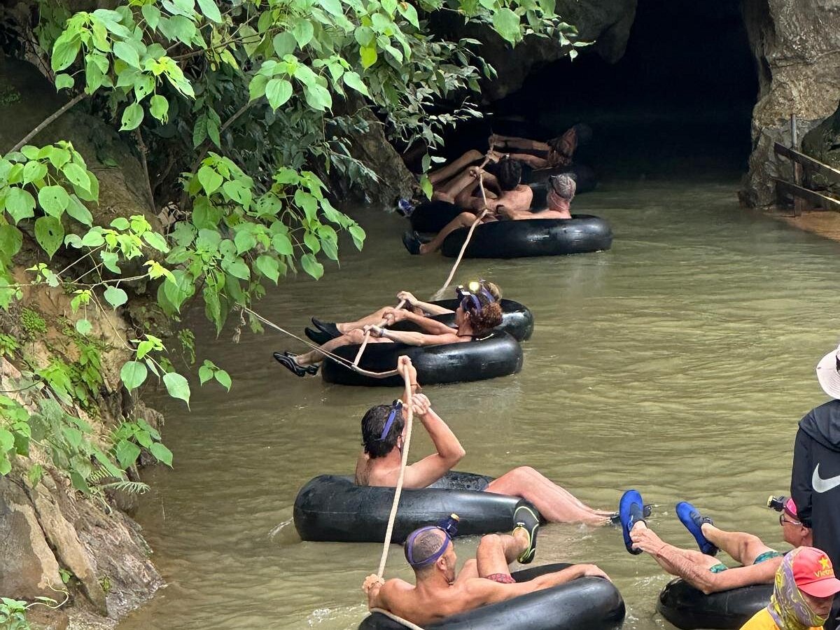 ZIPLINE & KAYAKING VANG VIENG
